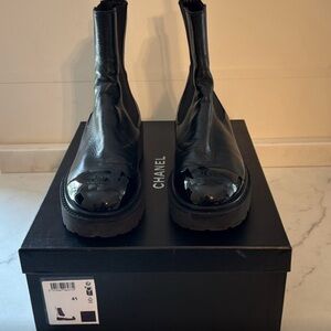 CHANEL Glossy Black Leather Ankle Boots